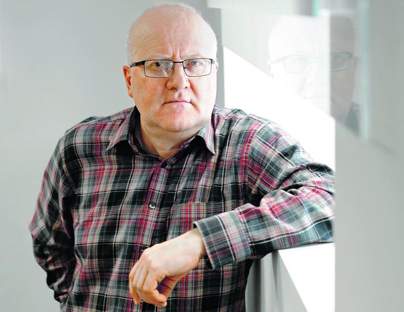 PRZEPAŚĆ:
 Różnica płac
 między prostymi
 stanowiskami
 biurowymi
 a poziomem
 dyrektorów
 jest w Polsce
 czternastokrotna.
 W Europie
 Zachodniej
 tylko czterokrotna
 — mówi
 Zbigniew
 Dudziński
 z Hay Group
 Polska.
 [FOT. TP]