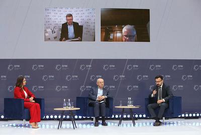 Co będzie najsilniejszym impulsem do odbudowy i rozwoju gospodarczego kraju? Podczas EFNI dyskutowali o tym Maciej Witucki, prezydent Konfederacji Lewiatan, Jerzy Hausner, profesor Uniwersytetu Ekonomicznego w Krakowie, Katarzyna Dubno, wiceprezes Polskiego Związku Pracodawców Przemysłu, Henryk Orfinger, współzałożyciel Dr Irena Eris, Paweł Wideł, prezes Związku Pracodawców Motoryzacji i Artykułów Przemysłowych Lewiatan.