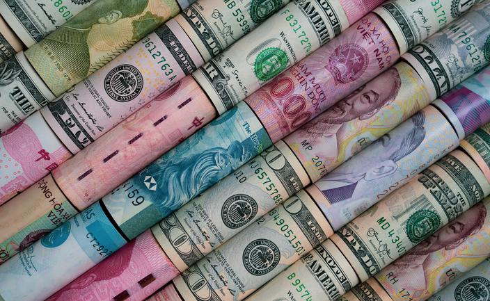 Przewalutowanie i zagraniczne bankomaty weryfikują czołówkę