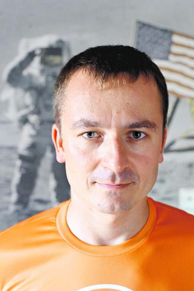 W ATAKU: Mariusz Ciepły, twórca LiveChatu, kieruje firmą  wycenianą na 1,2 mld zł. Jednak jak sam mówi, w rzeczywistości liczy się  to, czy powiedzie atak jego spółki na pozycję globalnego lidera.