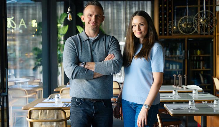 Ze smażalni ryb do Hali Koszyki. Duet, który odczarował owoce morza