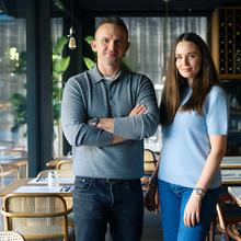 Ze smażalni ryb do&nbsp;Hali Koszyki. Historia duetu, który odczarował owoce morza