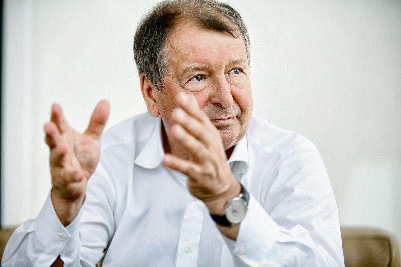 BIZNESOWY SHOPPING: Jerzy Starak nie był tak aktywny w akwizycjach w poprzedniej dekadzie, jak w ciągu ostatnich trzech lat. W tym czasie jego grupa kupiła turecką spółkę marketingowo-sprzedażową Cenovapharma, kazachskiego producenta leków Chimpharm, Polfę Warszawę i Herbapol Pruszków. [FOT. WM]
 