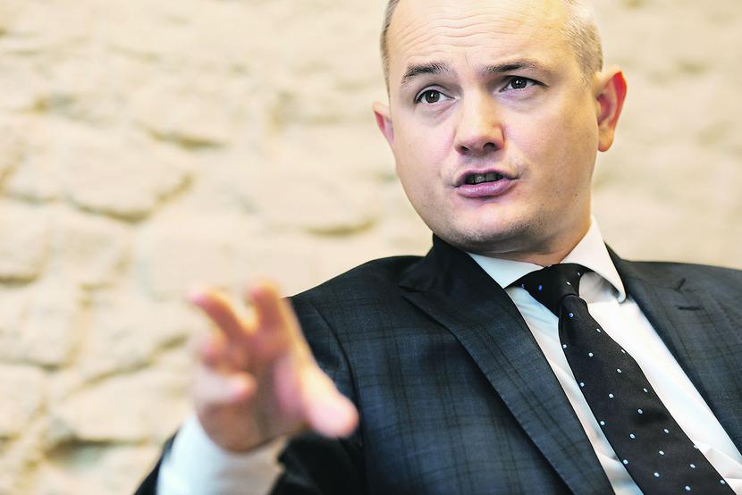 ZE STADIONU DO LOTOSU: