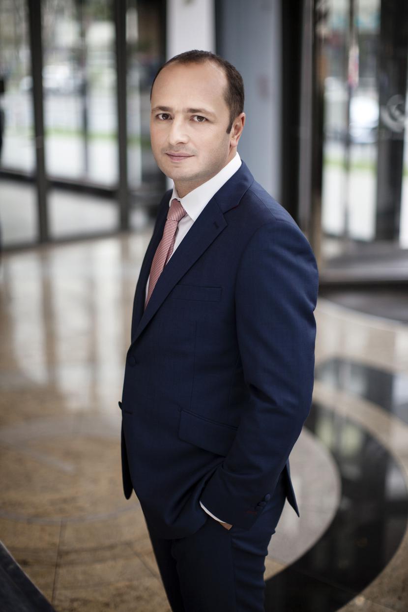 RYNEK PRACY UDERZY W BIZNES: