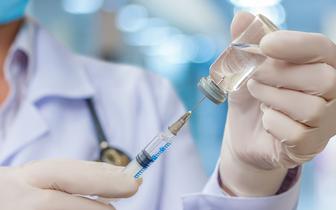 Personel medyczny może już szczepić się przeciw COVID-19 czwartą dawką