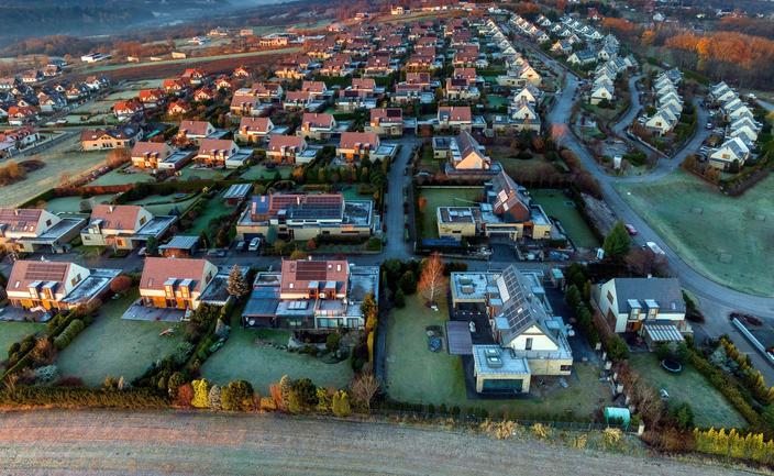 Ceny domów są zaporowe, ale kupujący mają na to sposób