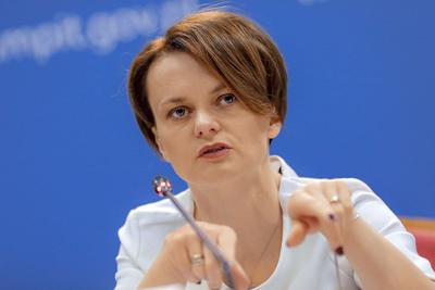 Jadwiga Emilewicz, minister przedsiębiorczości i technologii do niedawna sprawowała nad specjalnymi strefami ekonomicznymi wyłącznie nadzór właścicielski, merytoryczny leżał w gestii jednego z wiceministrów. Teraz cała kontrola jest w rękach szefowej resortu.