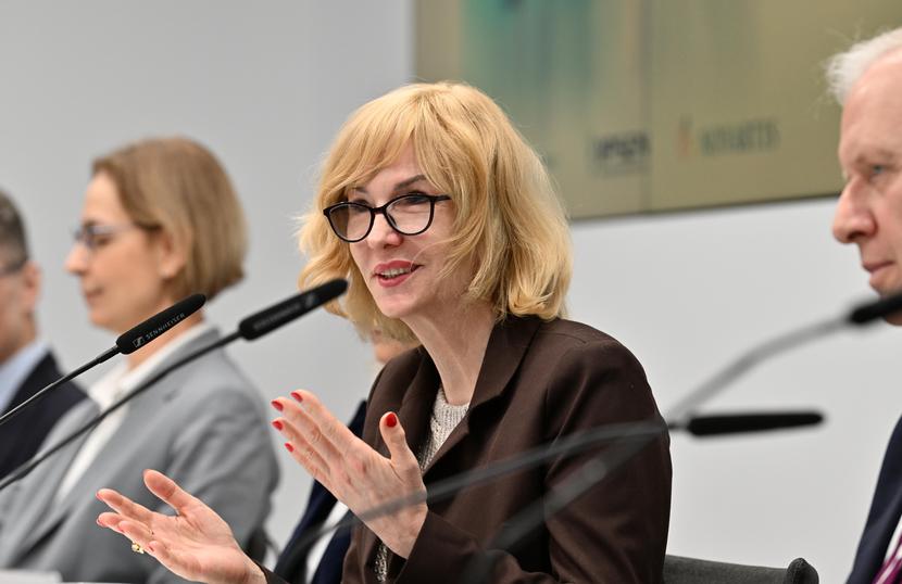 Nie będzie jednego ośrodka dla wszystkich chorób rzadkich. Każdy będzie się w czymś specjalizował - zapowiada wiceminister Demkow. Nie będzie jednego ośrodka dla wszystkich chorób rzadkich. Każdy będzie się w czymś specjalizował - zapowiada wiceminister Demkow.