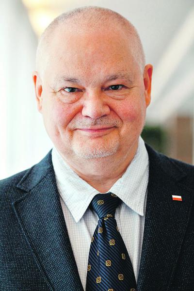 Uśrednione zarobki w NBP, którym kieruje Adam Glapiński, nie robią wrażenia mocno wywindowanych. Pensja szefa, 65 tys. zł miesięcznie, też nie prezentuje się okazale na tle wynagrodzeń na rynku finansowym.