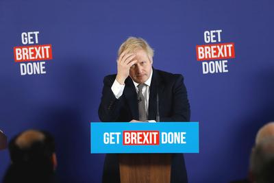 Po wyraźnym zwycięstwie torysów, którym przewodzi Boris Johnson, znika niepewność co do brexitu, co powinno ożywić gospodarkę brytyjską — uważają ekonomiści.