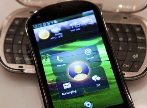 Jeden ze smartfonów Lenovo (fot. Bloomberg)