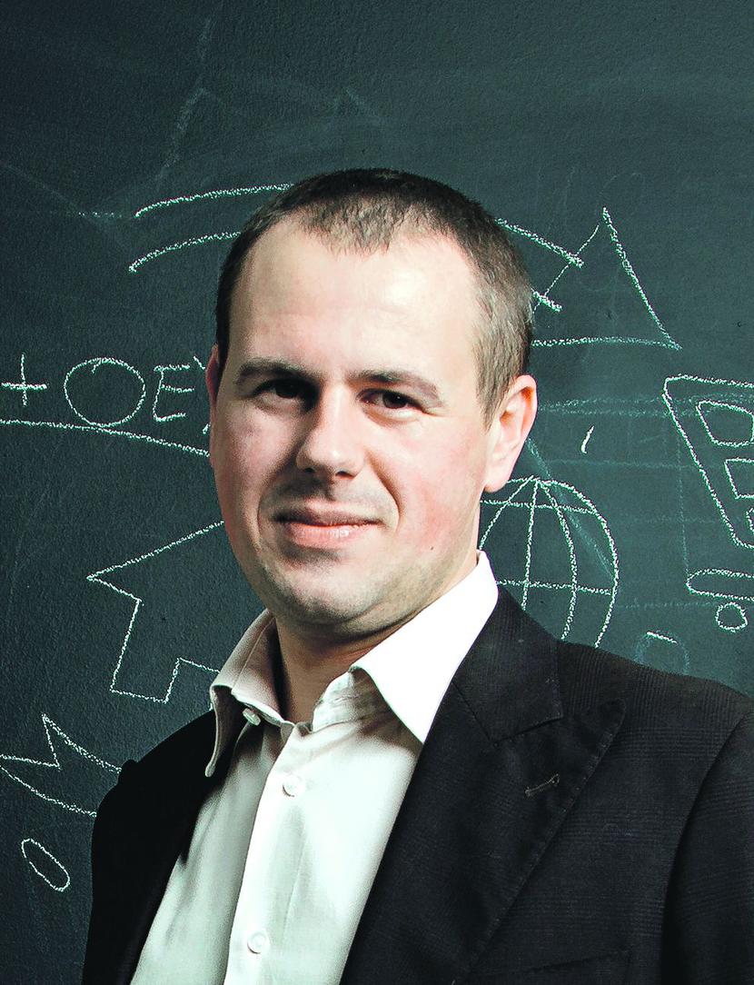 KROK PO KROKU:
 Według Tomasza
 Karwatki, prezesa
 Divante, chętnych do
 rozkręcania sprzedaży
 internetowej
 będzie przybywać,
 bo koszty wejścia na
 rynek są bardzo niskie
 — prosty e-sklep
 można uruchomić
 i prowadzić za mniej
 niż 100 zł miesięcznie.
 Oprócz pieniędzy
 trzeba mieć też
 jednak dobry pomysł
 na to, co i jak sprzedawać
 — a tego na
 razie brakuje.
 [FOT. ARC]