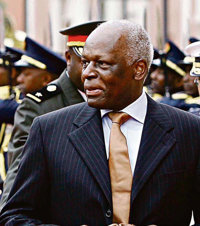 Prezydent Jose Eduardo dos Santos (FOT. Bloomberg)