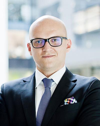 BCast, w którego zarządzie zasiada Maciej Lipiński, po kilku latach walki o pozycję na lokalnych rynkach liczy, że dostęp do infrastruktury Emitela pozwoli mu na zbudowanie biznesu ogólnopolskiego. Najpierw musi jednak zachęcić nadawców do przesiadki.