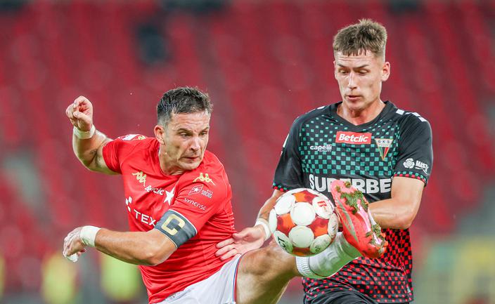 Pieniądze nie grają w pierwszej lidze. Wisła Kraków odstaje od stawki
