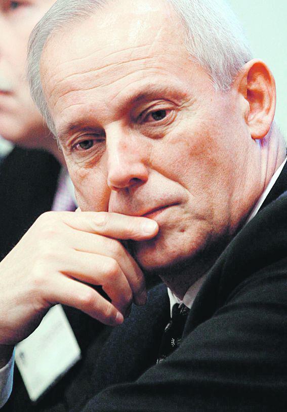 BIZNES CHCE KONKRETÓW:
 Firmy Ekland i Saint Gobain
 Glass zdecydowały się na inwestycje
 jeszcze przed wejściem
 w życie decyzji o wydłużeniu
 działania stref do 2026 r., bo
 zaufały nam, że tak się stanie.
 Ale ta decyzja miała dla nas kolosalne
 znaczenie — mówi Piotr
 Wojaczek, prezes katowickiej
 strefy. [FOT. AW]