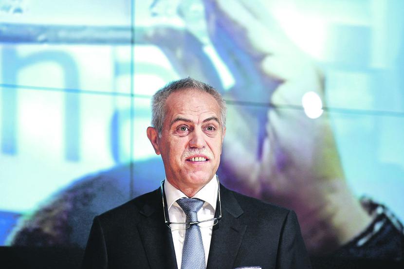 CZEBOL PO POLSKU: Zygmunt Solorz-Żak próbuje zmiksować
 telekom z telewizją i wcześniej, niż oczekiwano, wprowadzi na giełdę
 Polkomtel, łącząc go z Cyfrowym Polsatem. W przyszłym roku ma
 szansę na zdobycie tytułu najsilniejszego inwestora na GPW. [FOT. WM]