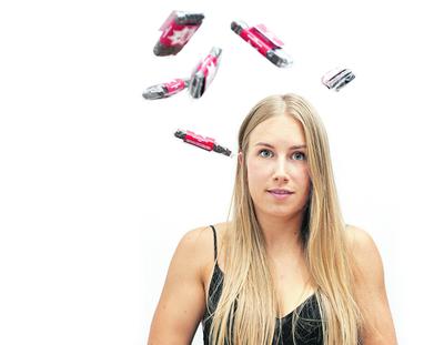 TRUDNA BRANŻA: — W polskich realiach założenie start-upu związanego z żywnością nie jest łatwe. Trzeba zdobyć odpowiednie pozwolenia i pokonać dużą konkurencję. Poza tym wejście z własnoręcznie wykonanym produktem do tzw. sieciówek jest wręcz niemożliwe, jeśli nie mamy dobrego dystrybutora — mówi Joanna Frankowska, prezes Fuel Champs.