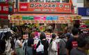 Inflacja studzi wydatki Japończyków