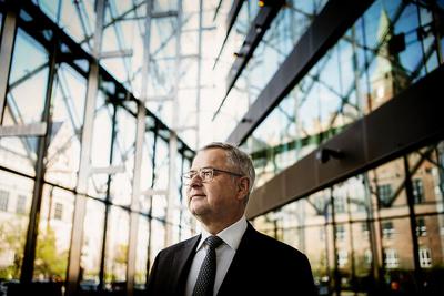 Kierowany przez Sørena Skou Møller Mærsk, duński armator i koncern paliwowy, zaprzecza, jakoby szukał miejsca pod centrum usług w Polsce, Czechach lub na Węgrzech. Źródła „PB” twierdzą, że projekt jest, ale na wczesnym etapie.