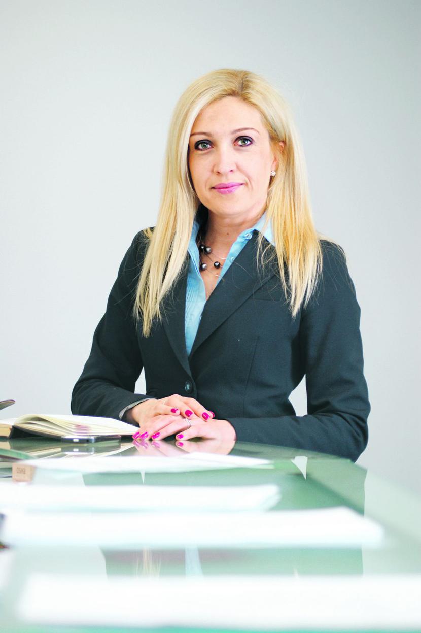 CENY A PRAWO: Konkurentom nie wolno porozumiewać się nie tylko co do cen, ale też co do warunków zakupu. Nie można ustalać poziomu udzielanych rabatów, upustów, akcji promocyjnych czy terminów płatności — podkreśla Edyta Garlicka, partner w Deloitte Legal. [FOT. ARC]