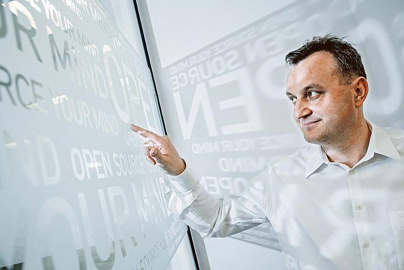 POCZĄTKI: W 2001 r. rynek open source trzeba było w Polsce dopiero zbudować, ale dało się wyczuć, że wzrost sprzedaży jest tylko kwestią czasu – mówi Jerzy Baranowski, prezes B2B. [FOT. WM]