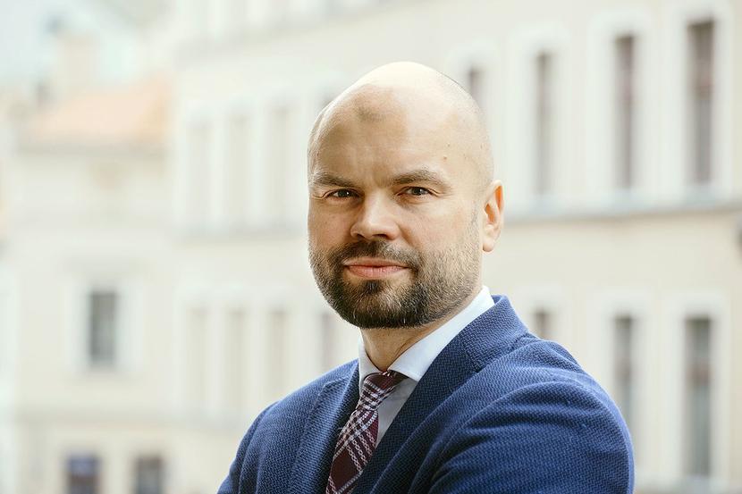 MOŻE PRZYDAĆ SIĘ PSYCHOLOG: