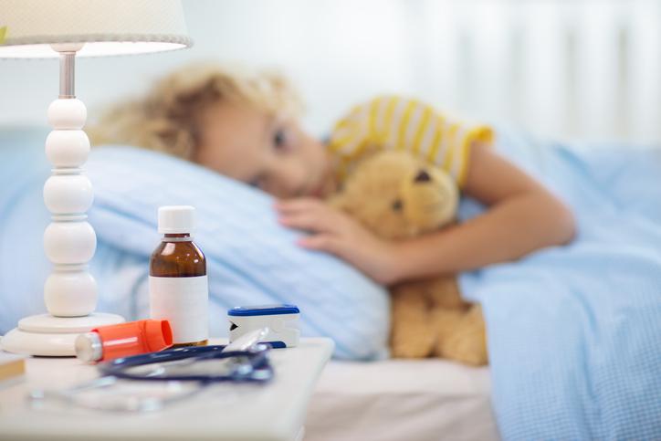 Zdaniem profesora, dobrze, że na liście leków bezpłatnych znalazły się leki hormonalne, sterydy wziewne dla pacjentów z astmą oraz antybiotyki, w tym cefalosporyny drugiej i trzeciej generacji,  które mogą być podawane w warunkach domowych.