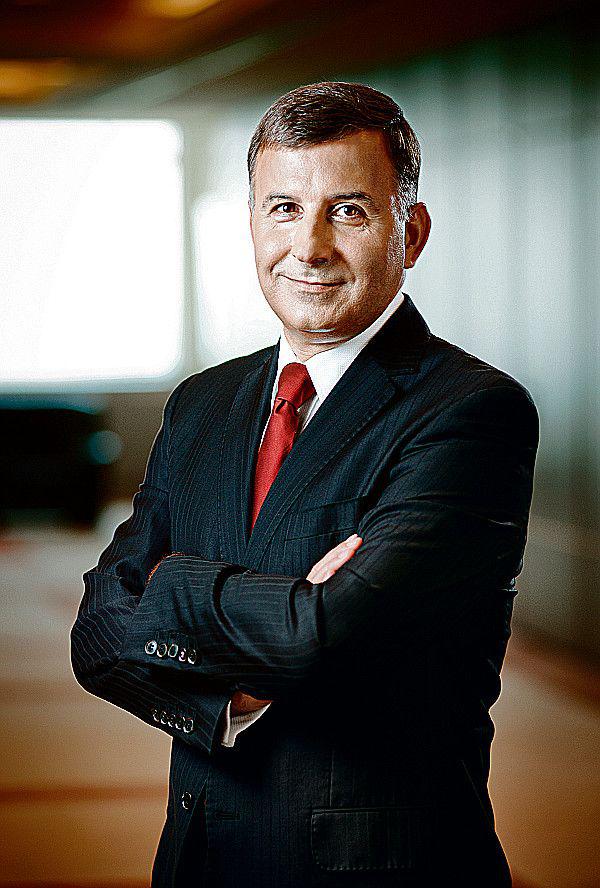 PYTANIE I ODPOWIEDŹ:
 Zbigniew Jagiełło, szef PKO BP, na pytanie, czy chce współpracować z PZU, udzielił politycznie poprawnej odpowiedzi — chce.
 [FOT. ARC]