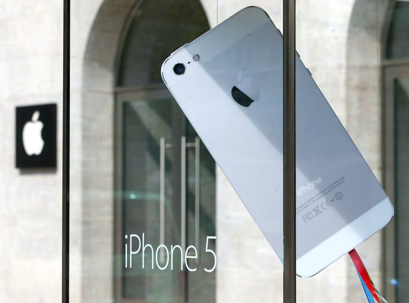 W czerwcu rozpocznie się produkcja wyświetlaczy, w które wyposażony zostanie kolejne wcielenie iPhone’a (Fot. Bloomberg)