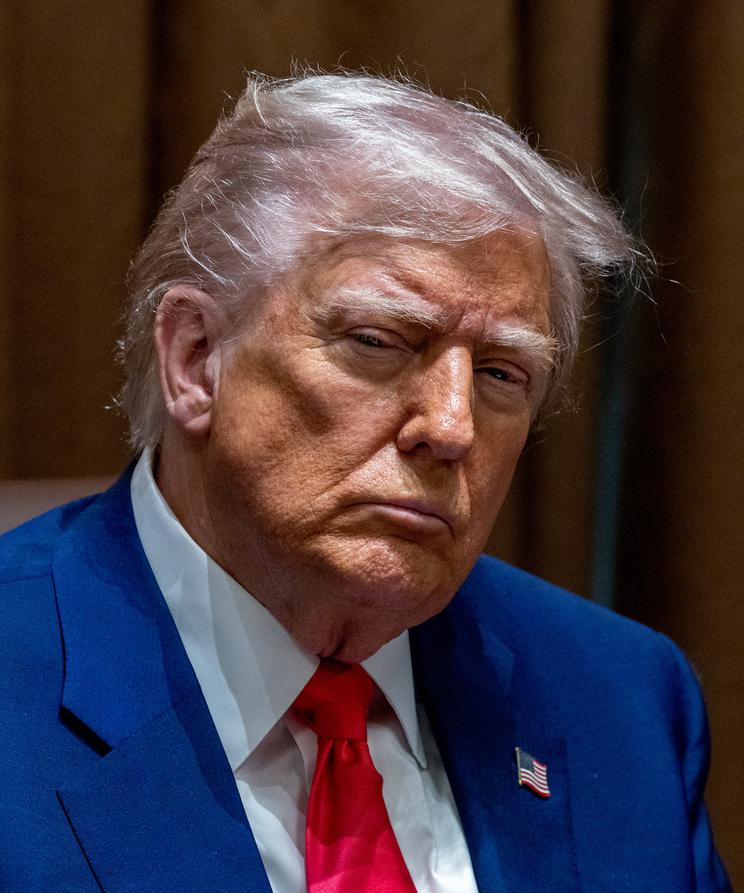 1000 transakcji giełdowych Trumpa. Co kupił?