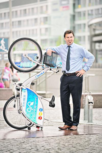 Zdaniem Tomasza Wojtkiewicza, prezesa Nextbike’a, warszawski system Veturilo zawsze będzie najlepszym kąskiem w Polsce. Jednak przy dużej skali działania na wypożyczalniach jednośladów da się zarabiać także w mniejszych miastach