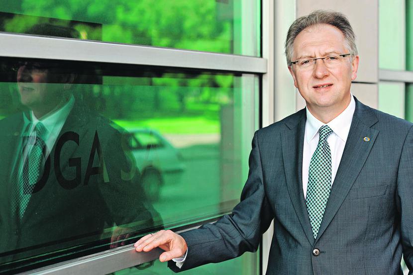 OD PORAD PO AUDYT: — Przedsiębiorcy bardzo często trafiają do nas w momentach, gdy
 nie wiedzą, jak reagować na sytuacje kryzysowe. Wsparcie mogą od nas dostać w niemal każdym
 obszarze prowadzenia biznesu — mówi Andrzej Głowacki, prezes zarządu DGA. [FOT. ARC]