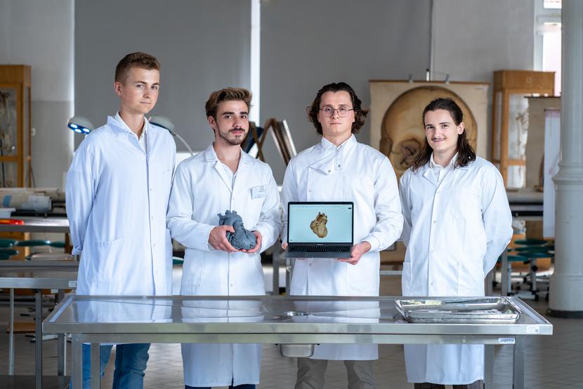 Zespół VISUAL (od lewej): Michał Tulski, Jakub Jankiewicz, Mateusz Mazurek i Oliwier Pioterek Zespół VISUAL (od lewej): Michał Tulski, Jakub Jankiewicz, Mateusz Mazurek i Oliwier Pioterek