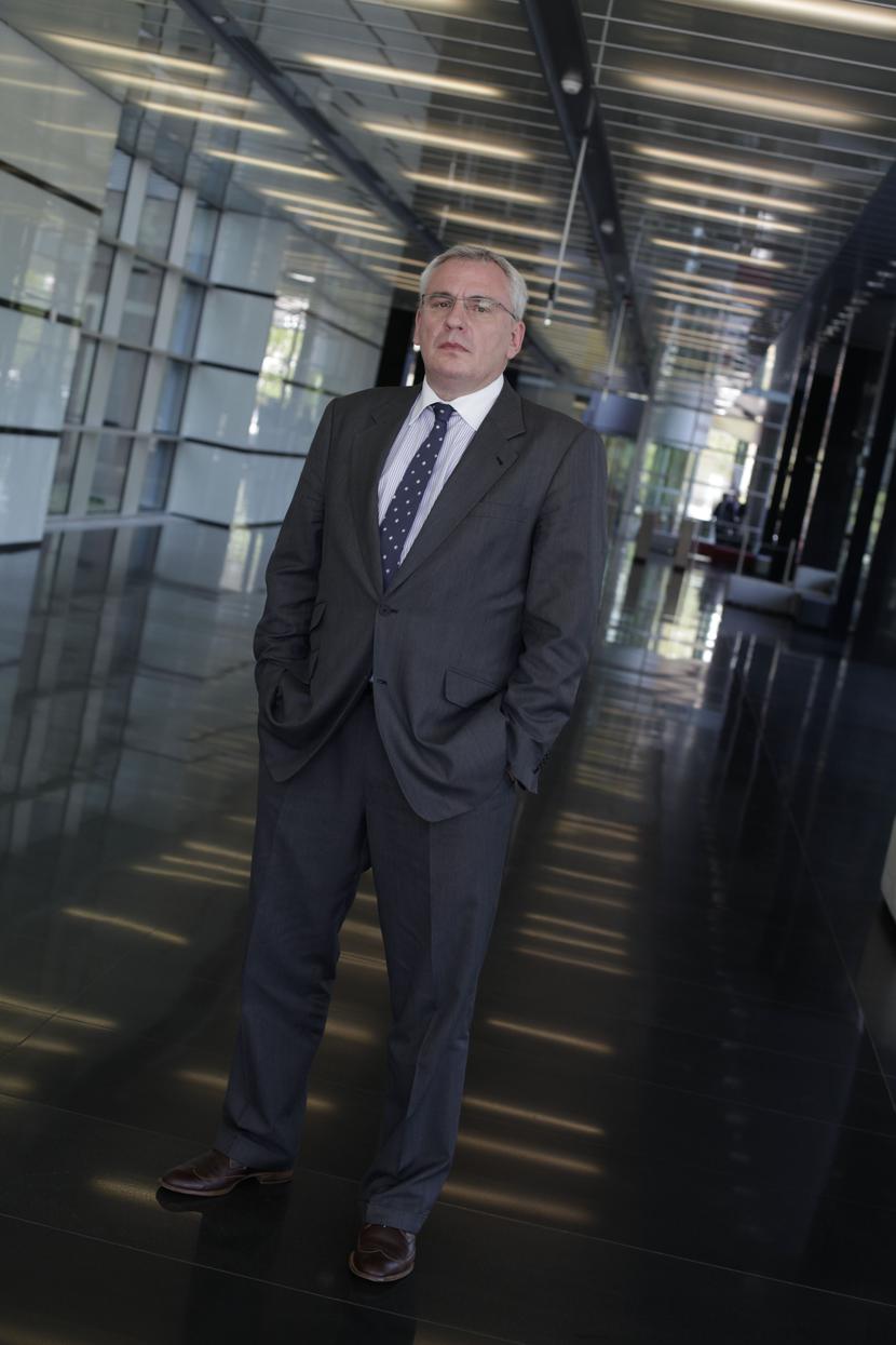 MNIEJSZE JEST PIĘKNE: Artur Klimczak, szef detalu w Millennium, dopracowuje szczegóły strategii dla oddziałów na kolejne pięć lat. Pewne jest już to, że bank wejdzie do mniejszych miast i wycofa część placówek z metropolii. [FOT. WM] 
