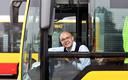 Profesor SGH spełnił dziecięce marzenie. Prowadzi miejski autobus