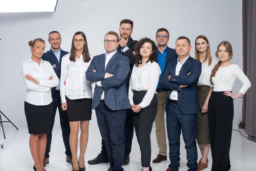 Od konkurencji firmę VSB Energie Odnawialne Polska odróżnia przede wszystkim zespół świetnych fachowców w kluczowych działach. Zdrowa atmosfera to podstawa w działalności operacyjnej firmy, która zatrudnia 30 osób na umowy o pracę i współpracuje z licznymi kontraktorami zewnętrznymi.