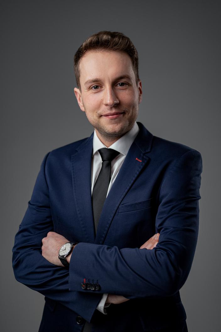 Nielegalny sprzęt zalewa rynek: