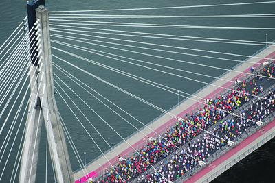 Maratony są świetną promocją miast, korzyści Nowego Jorku liczone są w setkach milionów dolarów. Warszawa jest dopiero na początku tej drogi.