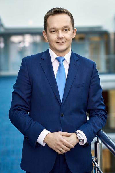 W Polsce jesteśmy na początku drogi, ale stopa zwrotu przestaje być jedynym punktem odniesienia. Odpowiedzialne inwestowanie staje się tak samo oczywiste jak to, że segregujemy śmieci — mówi Bartosz Pawłowski, dyrektor ds. inwestycji bankowości prywatnej mBanku.