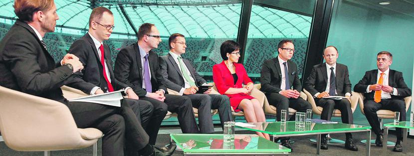 ZAKASAĆ RĘKAWY: Coroczne awanse w rankingach łatwości prowadzenia biznesu nie cieszą uczestników zorganizowanej przez „PB” debaty „Doing Business