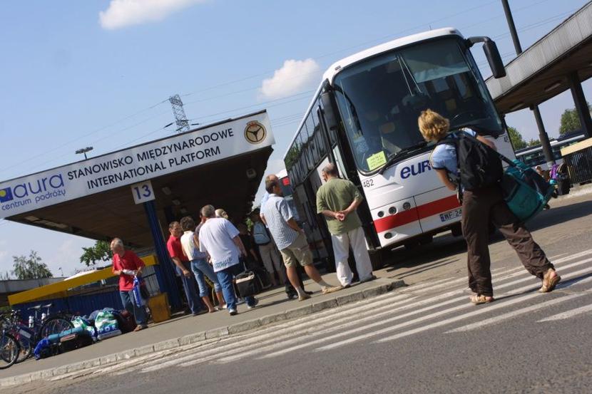 Do tej pory 10 samorządów przejęło nieodpłatnie PKS-y.