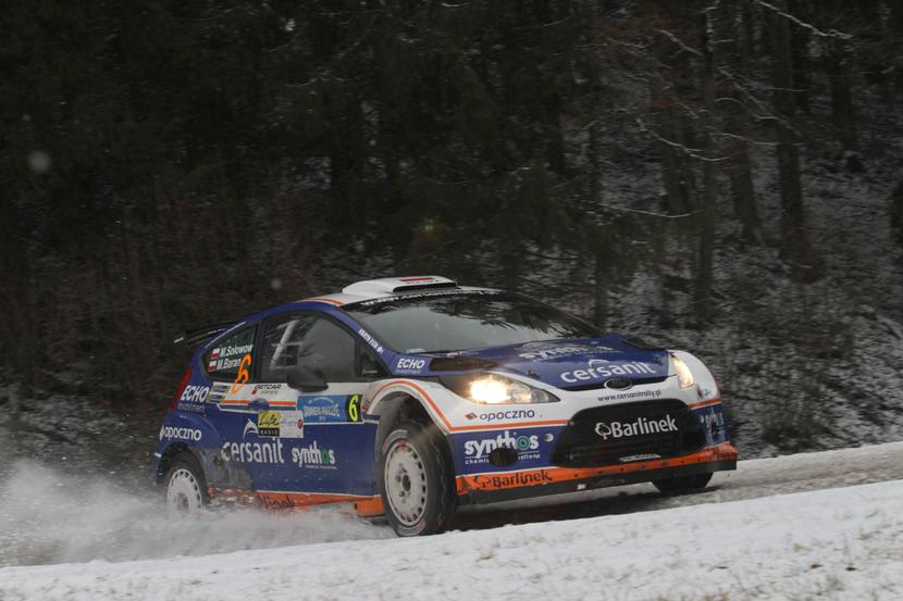 Michał Sołowow jadący Fordem Fiestą S2000 podczas niedawnego Jänner Rallye 2012, eliminacji Mistrzostw Europy (fot. cersanitrally.pl)