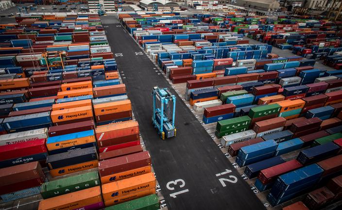 Chiny wypierają europejskie firmy z rynku. Nadwyżki są rekordowe