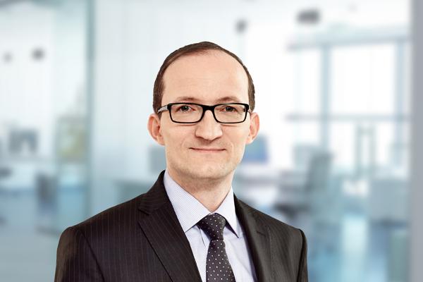 Inwestorzy branżowi przejmują stery