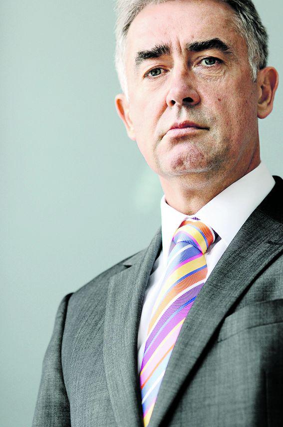PASMO PROBLEMÓW:
 Na trasie A4 Rzeszów — Jarosław,
 którą buduje Polimex-Mostostal,
 zapada się wiadukt. To tylko
 jeden z problemów budowlanej
 firmy. GDDKiA boi się, że giełdowa
 spółka, którą kieruje Gregor
 Sobisch, nie wykona zlecenia,
 dlatego szykuje plan B. [FOT. TR]