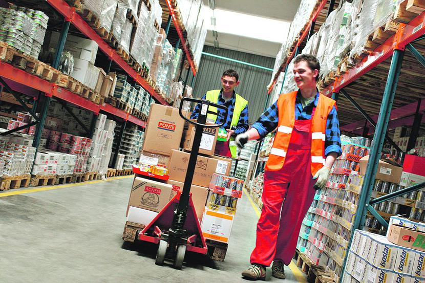 NIEPEWNE PROGNOZY: Zapotrzebowanie firm na wyposażenie magazynów
 zależy od koniunktury w wielu branżach, dlatego przedsiębiorcom trudno przewidzieć,
 jak może wyglądać rynek w 2014 r. [FOT. WM]