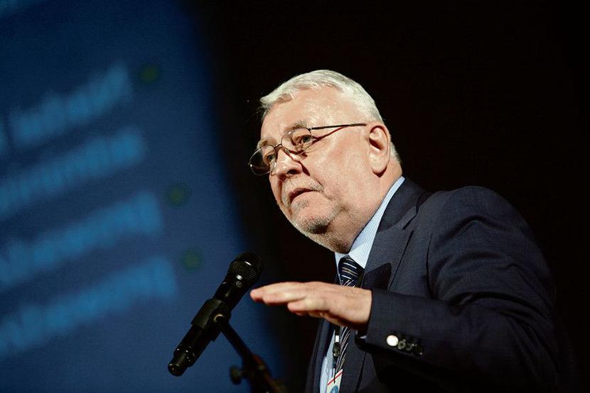 GRA NA CZAS?: Zwlekanie z wydaniem opinii przez Sejm i Prokuraturę Generalną w sprawie OFE utrudnia i opóźnia rozpoznanie sprawy przez trybunał — uważa Jerzy Stępień, jego były prezes. [FOT. GK]