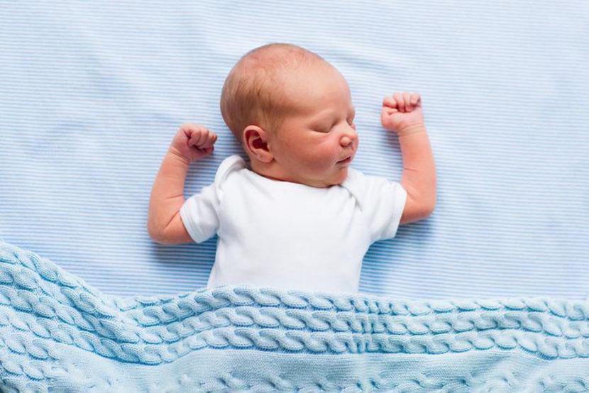 Ograniczając narażenie dziecka w życiu prenatalnym na pyły zawieszone PM2,5 możemy łagodzić ryzyko wystąpienia u niego porażenia mózgowego.